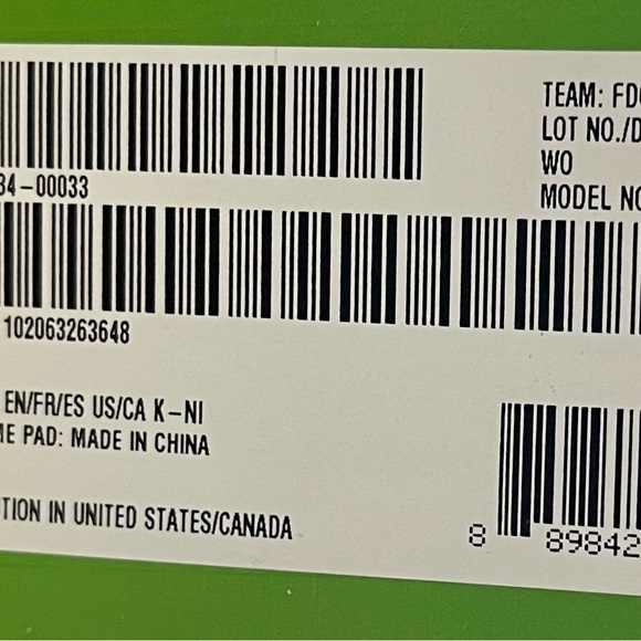 XBox One S 1TB Console - Picture 4 of 12